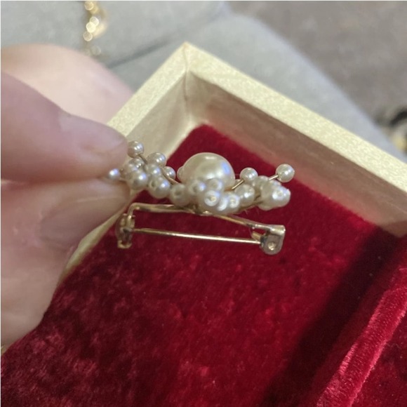 Vintage Pearl Brooch Snowflake - Picture 2 of 6